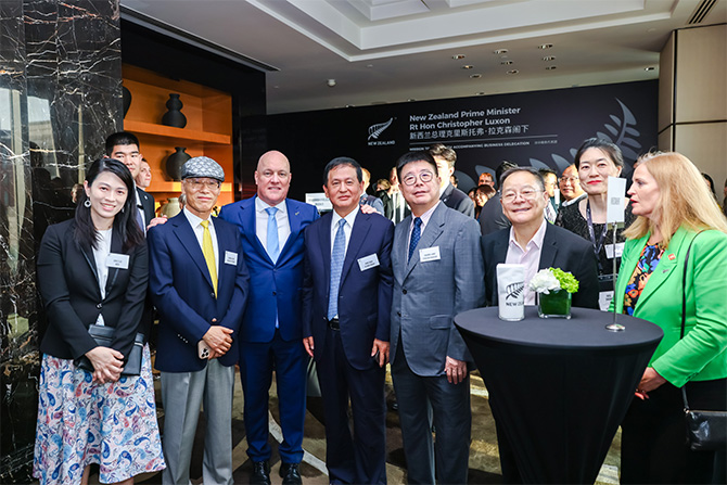 �������ʹ���-׷�󿵽�,����һ������